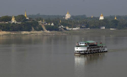 Between-Mandalay-Bagan_1