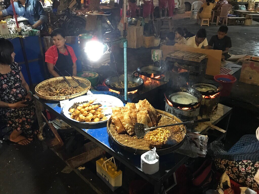 Streetfood in Myanmar